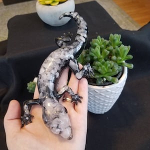 Rose Quartz Resin Lizard