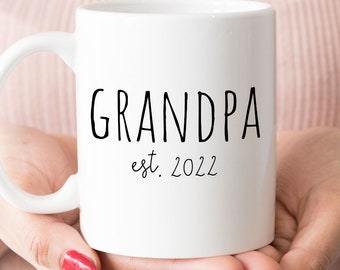 Grandpa mug, Gift for new Grandpa,Pregnancy announcement, Grandpa Est 2021, 2022 (M1713)