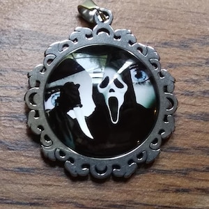 Horror movie pendants