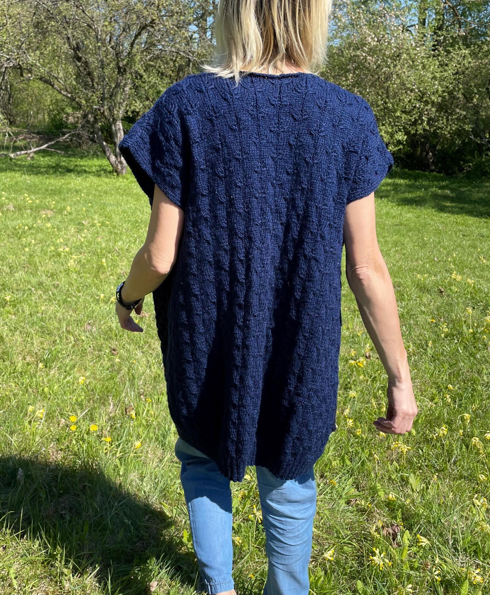 Gilet da donna, gilet lungo lavorato a maglia, maglione aperto sul davanti fatto a mano, cardigan in lana blu lavorato a mano - Italia