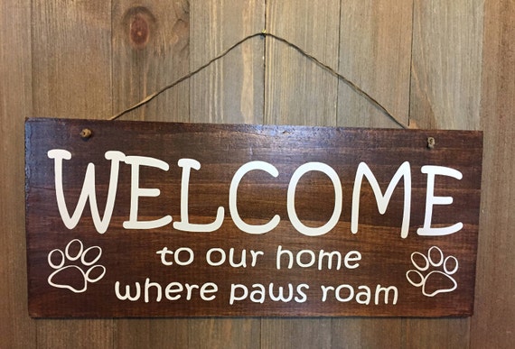 Wooden Decorative Pet Sign: Everyone's Welcome!Dogs Cats Gifts Decorations 