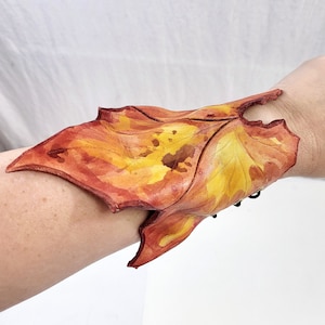 Leaf Leather Bracers - Oversized Maple Leaf Druid Elf Fantasy Leather Cuffs