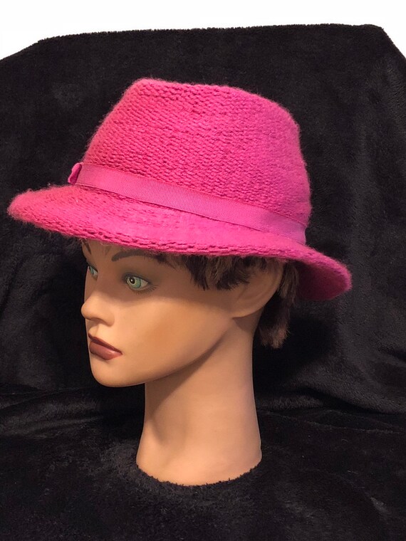 vintage ladies hat Raspberry colored / ladies hat/