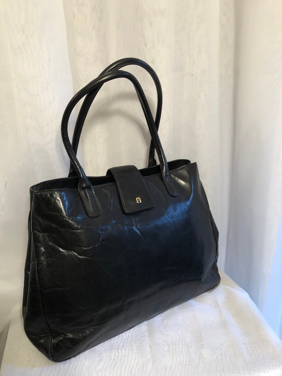 vintage Etienne Aigner black leather shoulder bag 