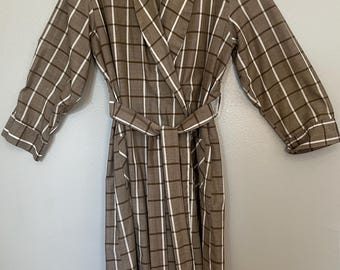 vintage 70s plaid print cotton lightweight robe / vintage pajamas  robes