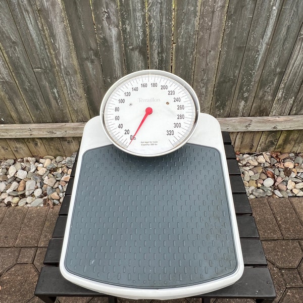 vintage mid century Terraillon white enamel bathroom scale/ mid century retro bathroom decor