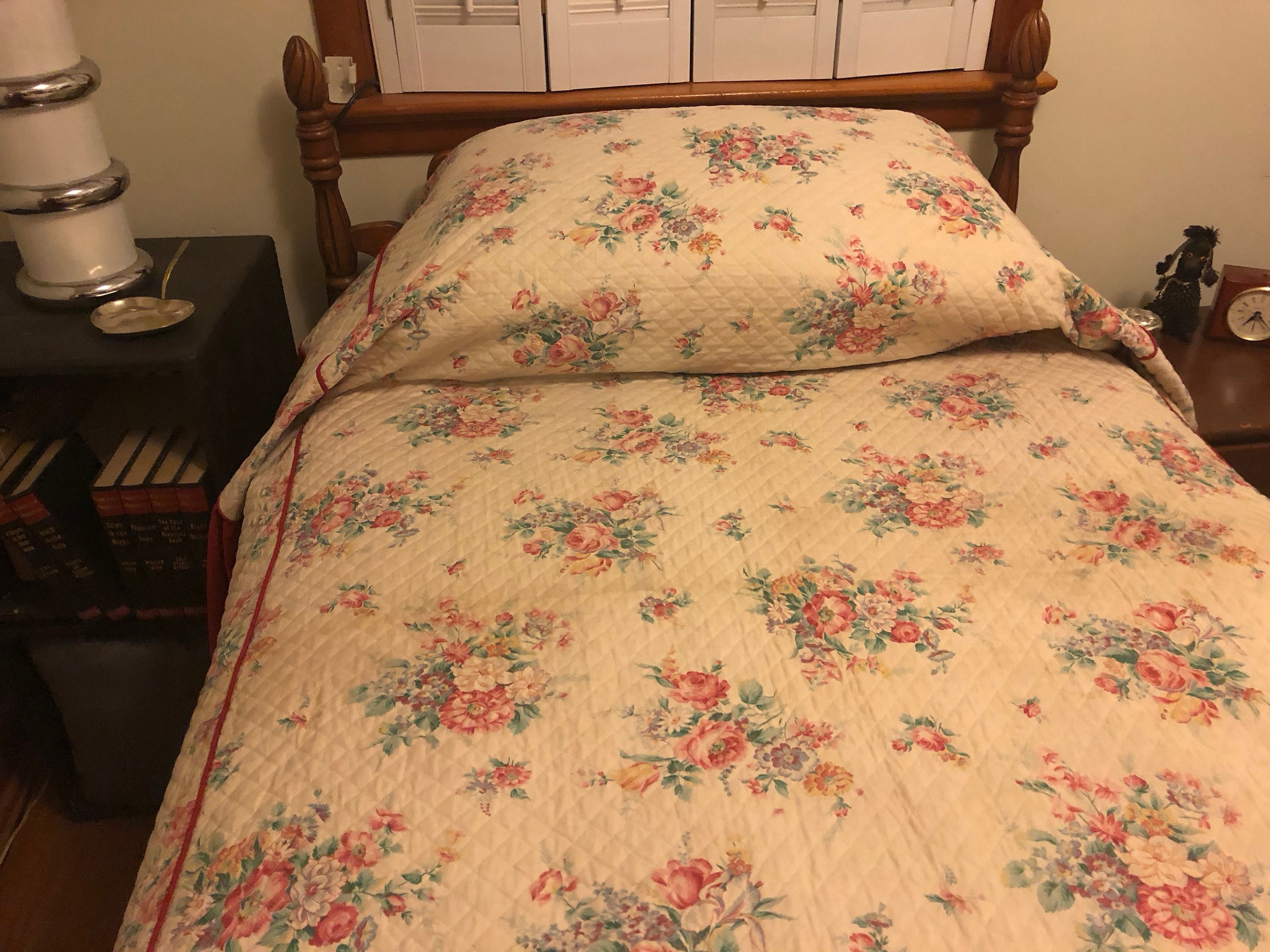 Retro Chic Bedspread