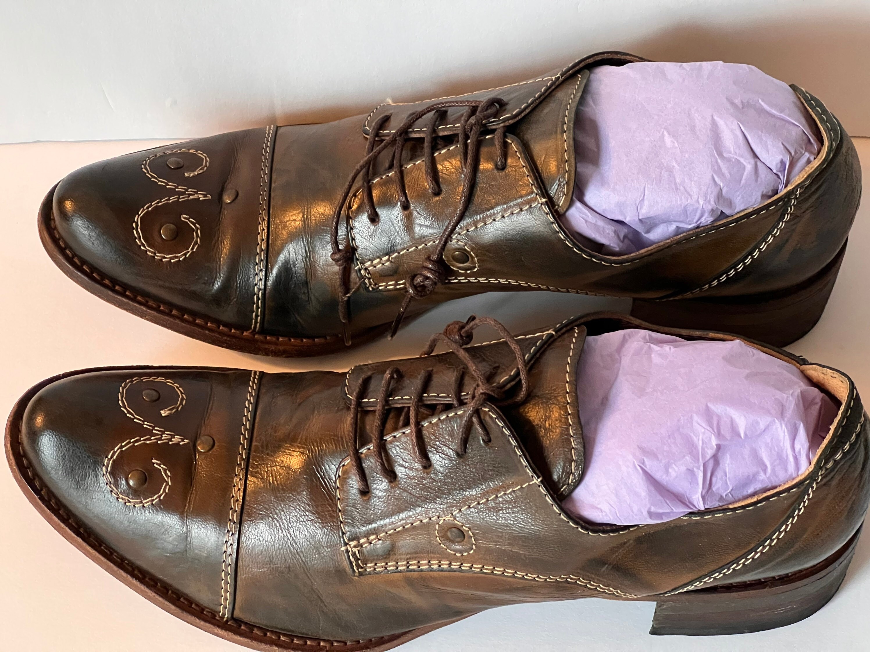 Distressed oxford shoes mens deals