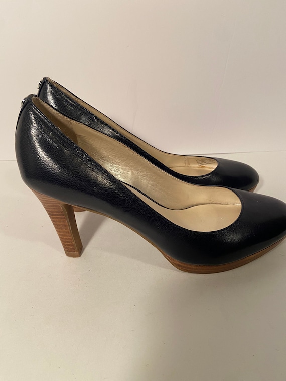 vintage navy blue Etienne Aigner leather pumps / … - image 2