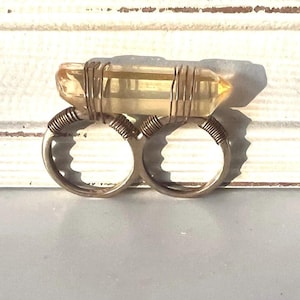 Vintage gold tone double statement ring  / vintage costume jewelry