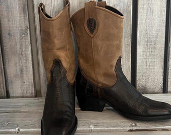 Vtg Tony Lama  Two Tone Brown Round Toe Cowboy Western Boots Men 8.5  Wmn 9.5 TONY LAMA Mens Cowboy Western Boots Brown Leather Size 9.5  main image 4