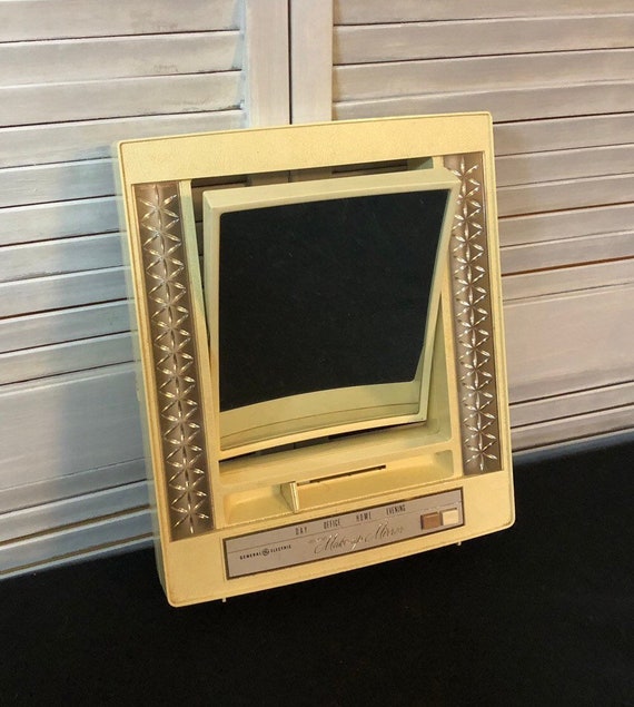 Light Up Makeup Mirror By General Electric 1970 Era