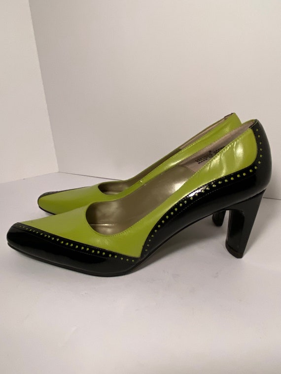 vintage chartreuse and black Parade pumps / ladie… - image 7