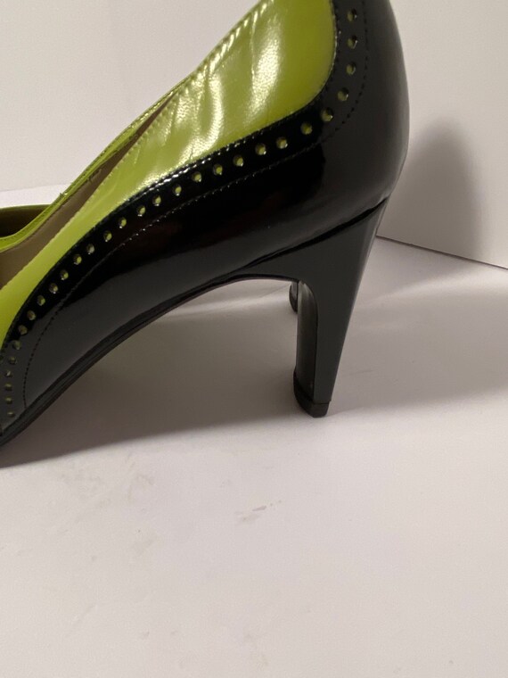 vintage chartreuse and black Parade pumps / ladie… - image 5