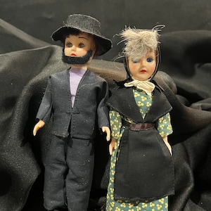 Vintage Pennsylvania Dutch Amish  dolls