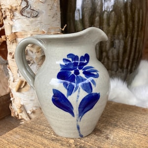 Stoneware Jug, Williamsburg Pottery Creamer, Vintage Pottery, Floral, Beige and Blue Pitcher