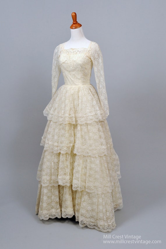 1950 Long Sleeves Lace Vintage Wedding Gown