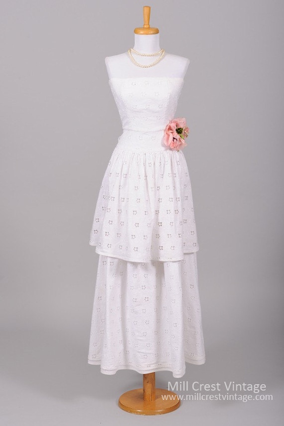 1970/'s Cotton Eyelet Vintage Wedding Gown