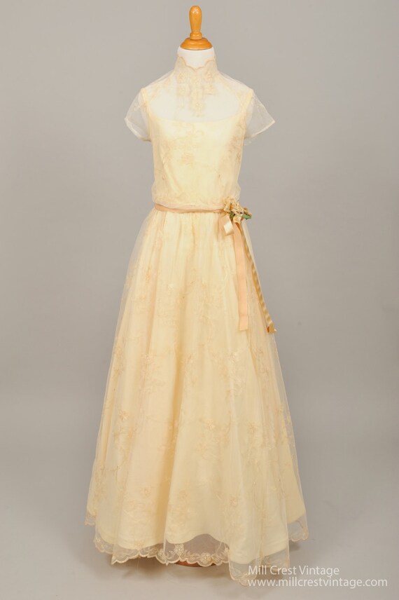 1960's Embroidered Capped Sleeves Vintage Wedding