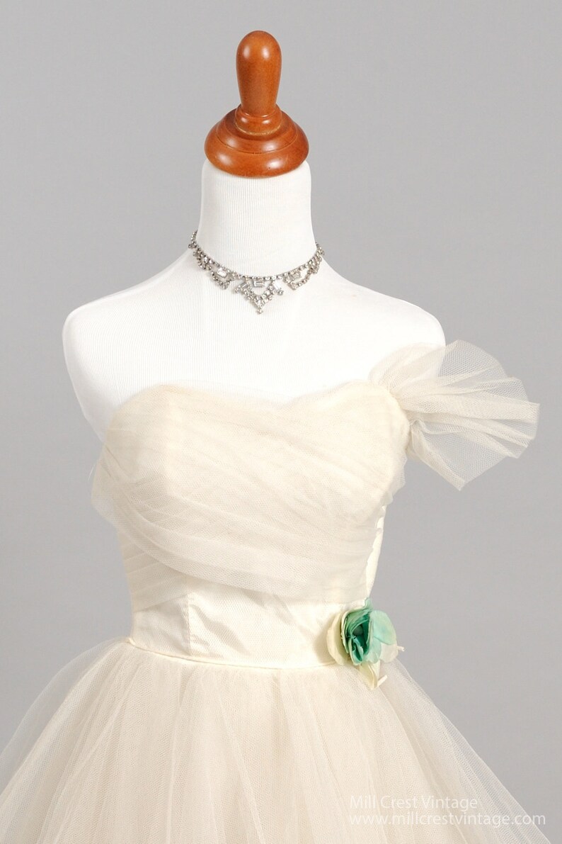1950/'s Tiered Strapless Vintage Wedding Dress