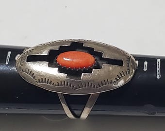 Natural Coral Silver Ring Ladies Navajo Pointer Style
