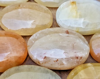 Curación de oro cristal de cuarzo te preocupes piedra - piedra de bolsillo Palm 161