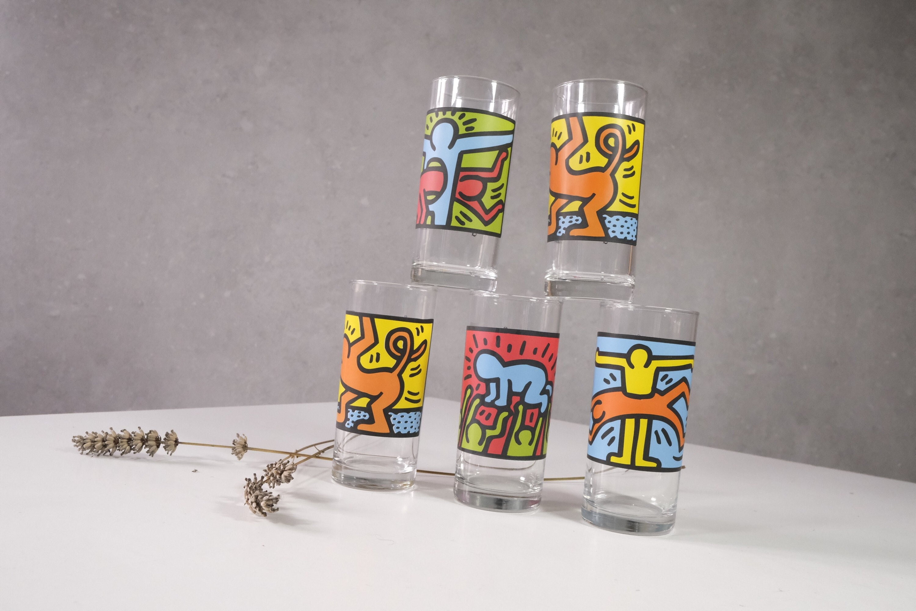 Verres à Gobelets Keith Haring/Une Collection de 5 Verres Boire Postmodernes Des Années 1980 - 1990