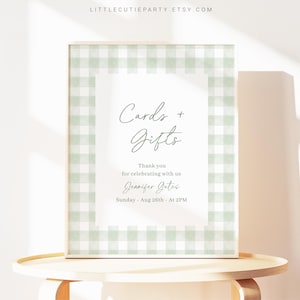 Redigerbar salviagrön ginghamskylt, anpassad skyltmall för babyshowerfest med salviagrönt babyshower-tema GGHBS001