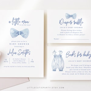 K&ouml;nnte beinhalten: Eine blaue und wei&szlig;e Babyparty-Einladung mit einer Schleifen-Illustration. Die Einladung lautet "Ein kleiner Mann ist unterwegs!" und enth&auml;lt Details zur Party, einschlie&szlig;lich Datum, Uhrzeit, Ort und RSVP-Informationen.