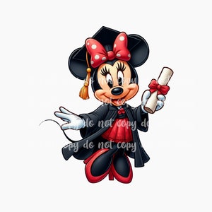Peut inclure: Une illustration de dessin animé de Minnie Mouse vêtue d'une robe et d'un bonnet de graduation noirs. Elle tient un diplôme et porte un nœud rouge à pois blancs sur la tête.