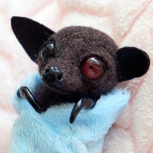 Chauve Souris Feutree Daiguille Renard Volant A Tete Grise Etsy