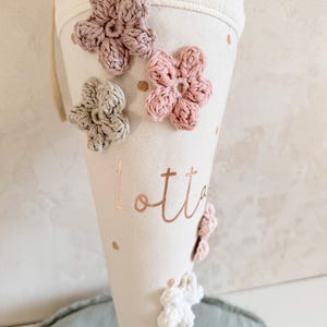Kindergarten bag with crocheted flowers – personalized cotton kindergarten bag image 3
