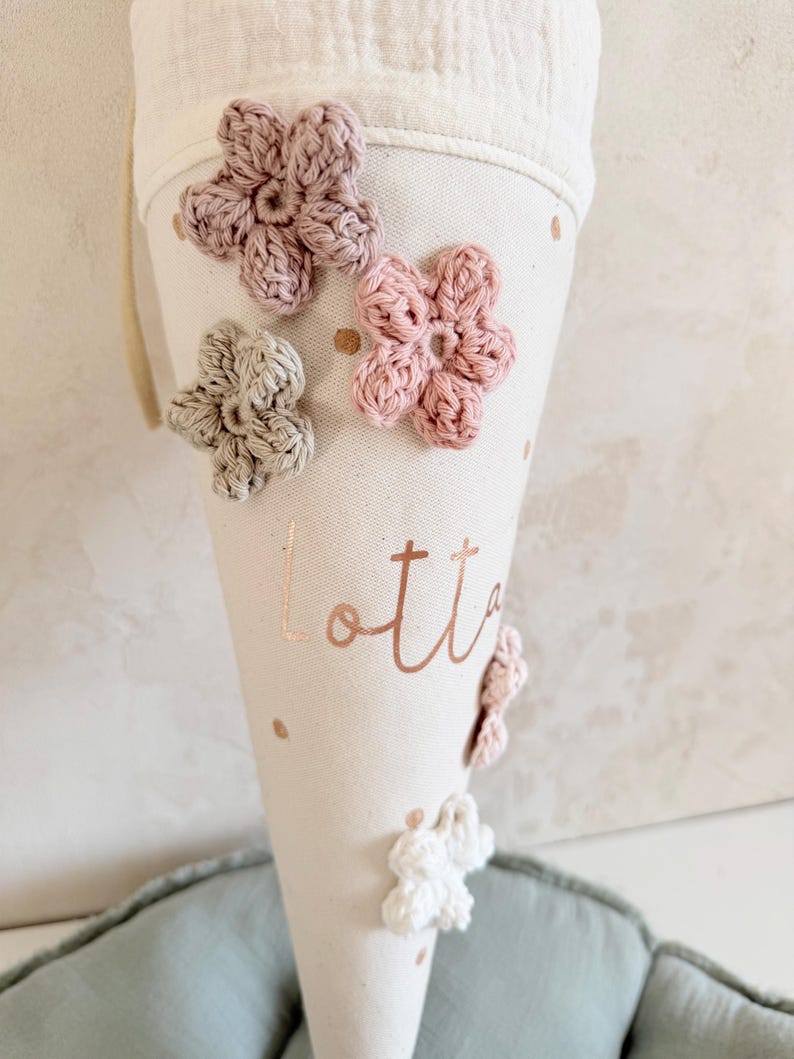 Kindergarten bag with crocheted flowers – personalized cotton kindergarten bag image 3