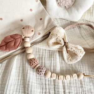 Cadena para chupete con nombre personalizable, color rosa palo de rosa, terracota, niña, hoja, crochet, bolas, letras, cuentas, regalo para bebé, nacimiento