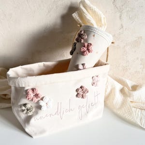 Kindergarten bag with crocheted flowers – personalized cotton kindergarten bag image 10