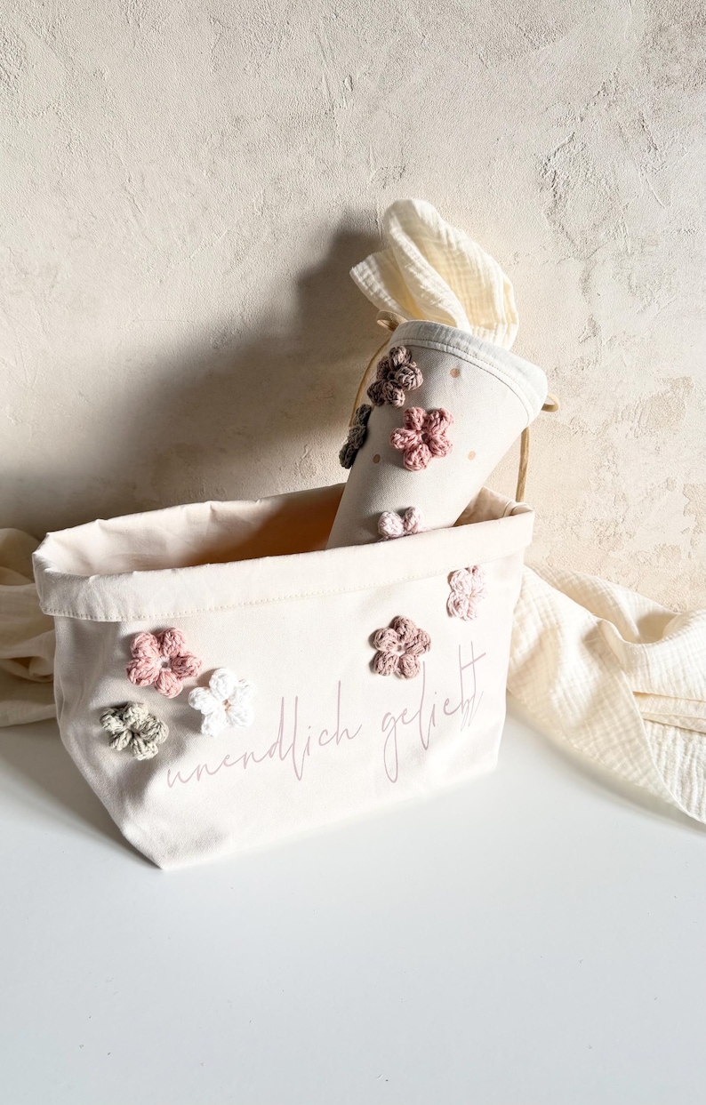 Kindergarten bag with crocheted flowers – personalized cotton kindergarten bag image 10