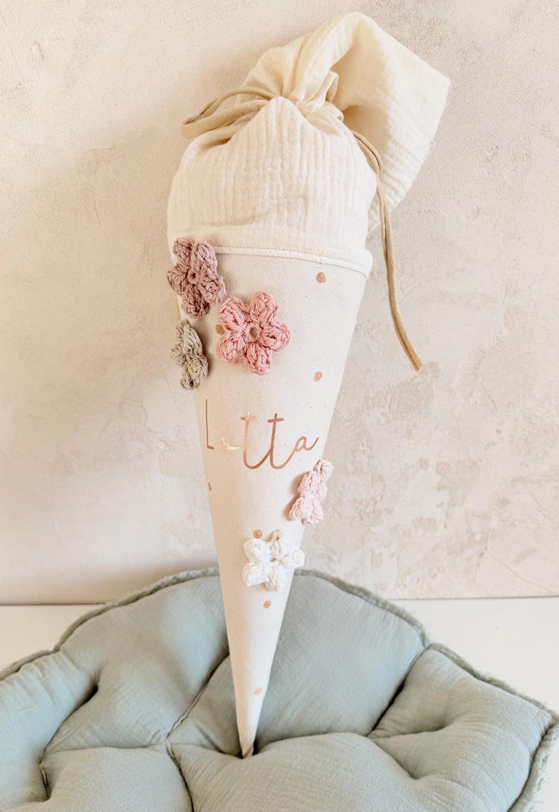 Kindergarten bag with crocheted flowers – personalized cotton kindergarten bag image 4