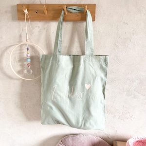 Stofftasche mit Namen personalisiert Mint Salbeigrün Pastell Apricot Kindergarten Tasche Wechselkleidung Kinder Geschenk Herz