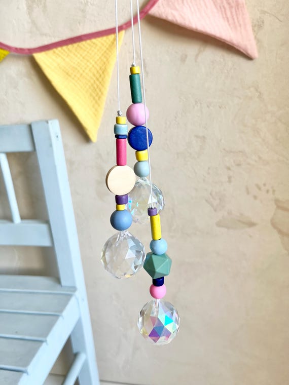 Suncatcher Set bunt Sonnenfänger mit Kristall 3cm – Regenbogen Lichtspiel Fensterdeko Kinderzimmer Wohnzimmer – Geschenk Baby, Taufe