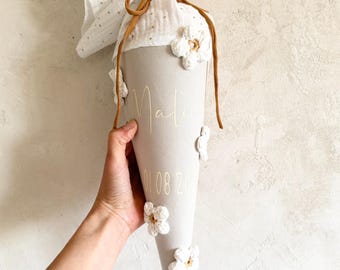 Sac de maternelle personnalisé Daisy – Gris anthracite et mousseline avec fleurs au crochet – Sac de maternelle naturel avec prénom