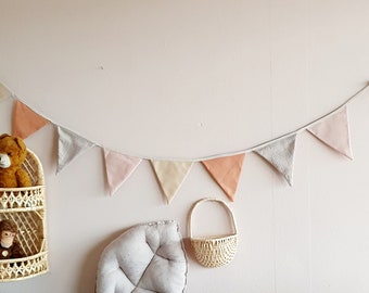 Wimpelkette Babyzimmer Kinderzimmer Rosé Gold gepunktet Musselin Taupe Pastell bunt Beige Mädchen