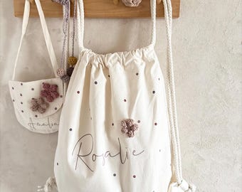 Gepersonaliseerde sporttas met naam, biologisch katoen | Gehaakte bloem | Kleuterschooltas voor meisjes