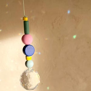 Attrape-soleil coloré avec cristal de 3 cm – décoration de fenêtre à effet arc-en-ciel pour chambre d'enfant ou salon – cadeau de naissance ou de baptême image 6