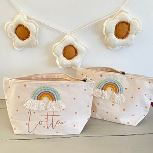 Personalisierte Mädchen Krimskrams Tasche Windeltasche Kulturbeutel mit Regenbogen bunt gepunktet Punkte mit Namen Kupfer Apricot Geschenk