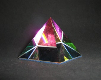 Piramide Liscia Cristallo Peackoc Glass Crystal Colour Pyramid Positive Energy  Ornament 105891 Type Pink Floyd