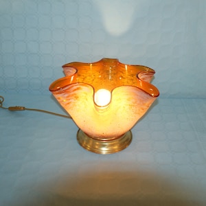 Murano Tischleuchte Karamell Bernstein ausgegrabenes Glas Taschentuch Glas hergestellt in Italien 1980er Jahre