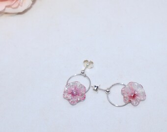 Pendientes colgantes de cristal de flores silvestres hechos a mano pequeños - rosas de reliquia