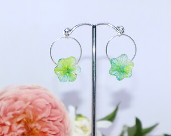 Pendientes colgantes de cristal de flores silvestres hechos a mano grandes - apretón de kiwi