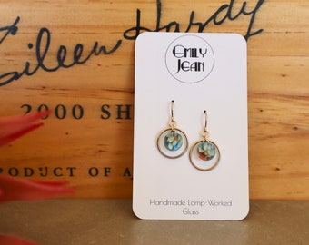 Pendientes roscados hechos a mano de vidrio y oro de 14 quilates - Gold Coast