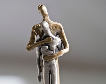 Sculpture silver couple, miniature figurine sculpture couple, silver anniversary, art object for lovers, gift for lovers, lovers in embrace